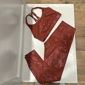 Lululemon set leggings size 6 and sports bra size 8. Like new it ran small.